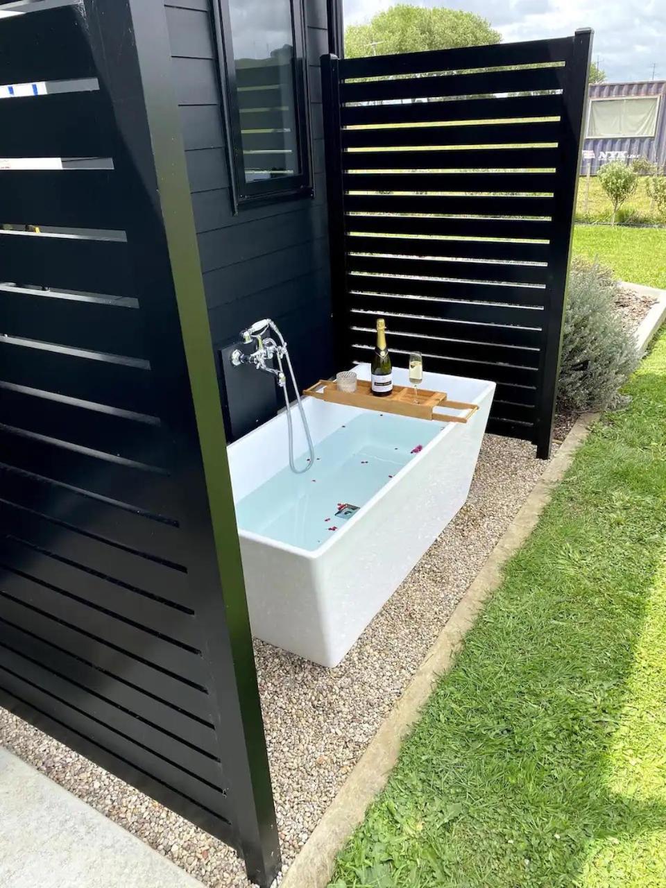 Вилла Soul Sanctuary, With Outdoor Bath Раглан Экстерьер фото